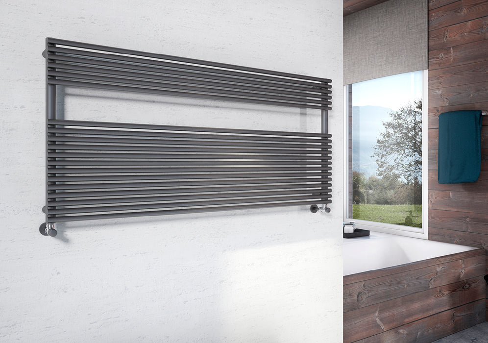 Scaldasalviette orizzontale Cordivari LUCY 18 WIDE in acciaio, design moderno ad alta resa termica, disponibile bianco o colorato.