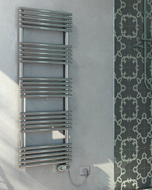 Scaldasalviette elettrico acciaio lucido per il bagno
