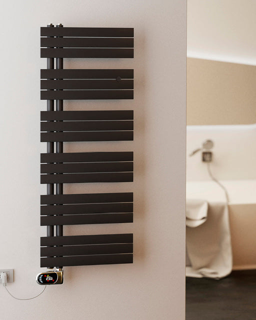 Termoarredo elettrico Kelly con presa a destra o sinistra. Ideale per bagni moderni e classici