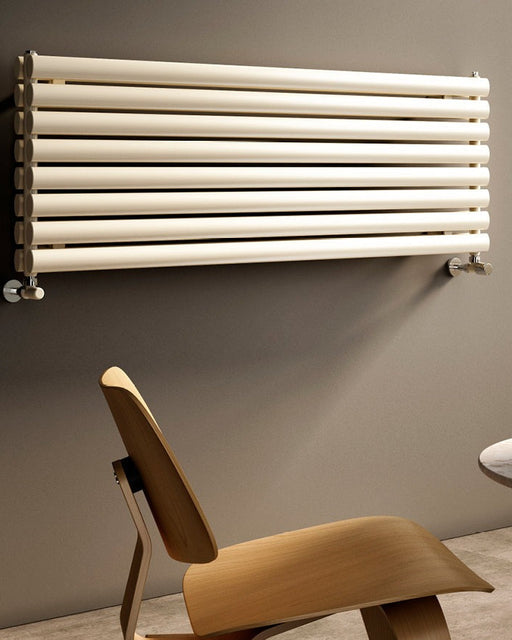 Radiatore orizzontale di design Cordivari TAMARA TANDEM in acciaio, alta resa termica e finitura bianca o colorata.